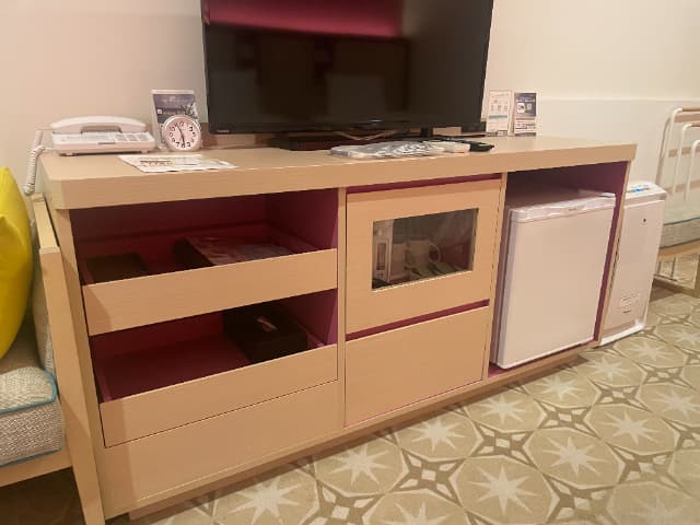 舞浜駅周辺にある三井ガーデンホテルのテレビ台