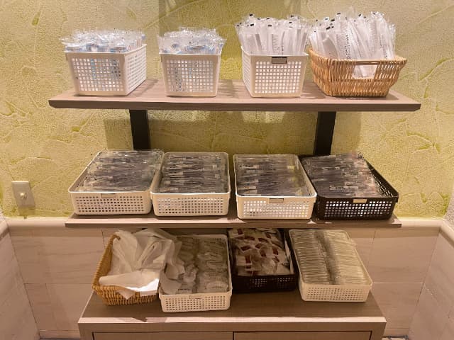 舞浜駅周辺にある三井ガーデンホテルのエレベータホールにあるアメニティ