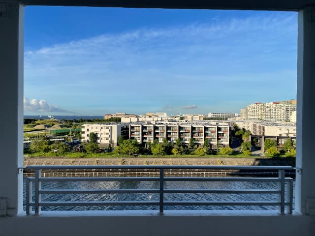 舞浜駅周辺にある三井ガーデンホテルのバルコニーから見た風景