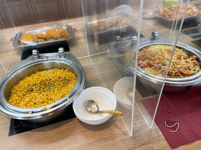 舞浜駅周辺にある三井ガーデンホテルのコーン