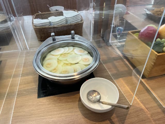 舞浜駅周辺にある三井ガーデンホテルの目玉焼き