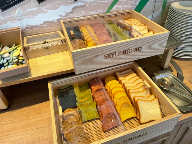 舞浜駅周辺にある三井ガーデンホテルの6種パン