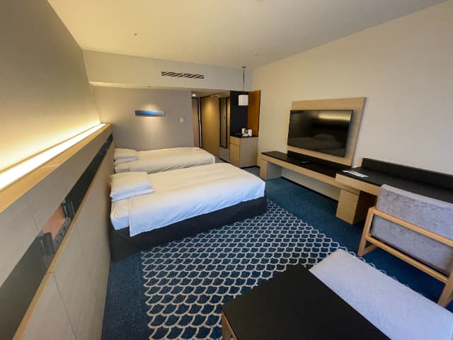 舞浜駅周辺にあるヒルトン東京ベイの窓側から見たヒルトンルーム