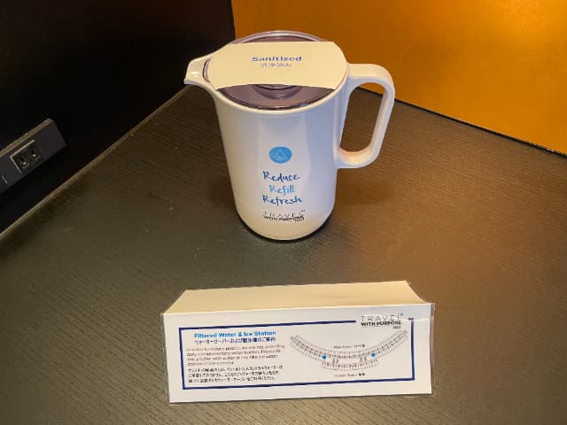 舞浜駅周辺にあるヒルトン東京ベイのヒルトンルームのウォーターピッチャー