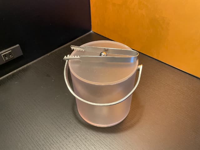 舞浜駅周辺にあるヒルトン東京ベイのヒルトンルームのアイスペール