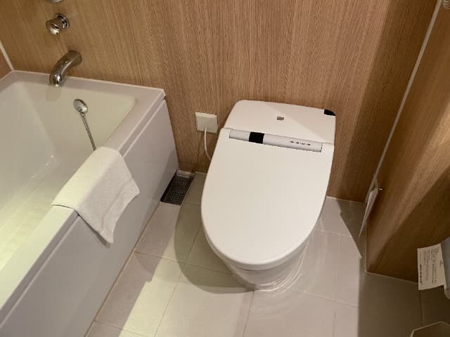 舞浜駅周辺にあるヒルトン東京ベイのヒルトンルームのトイレ