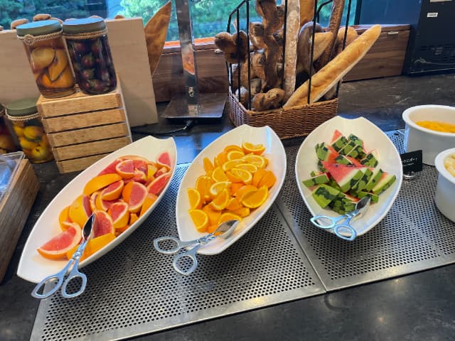 舞浜駅周辺にあるヒルトン東京ベイの果物