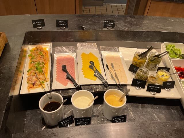 舞浜駅周辺にあるヒルトン東京ベイのサラダドレッシング