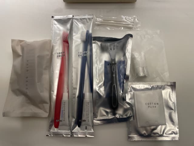 ハイアットリージェンシー東京ベイの歯ブラシ、髭剃り、ブラシ、コットン