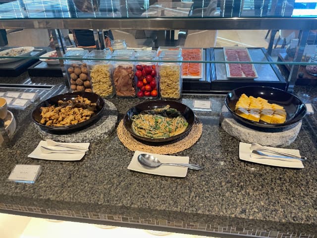 ハイアットリージェンシー東京ベイのあじちぎり、オクラの胡麻和え、卵焼き