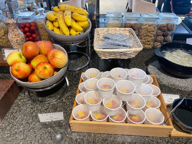 ハイアットリージェンシー東京ベイの果物と納豆と海苔