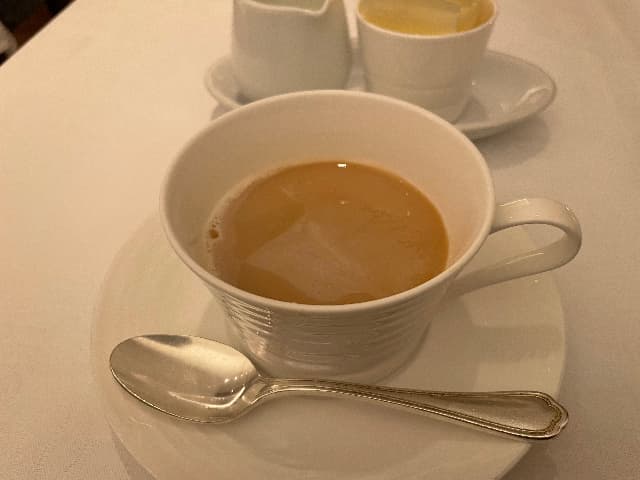 レストラン「ヴェル・ボワ」の静岡紅茶（橘アールグレイ）