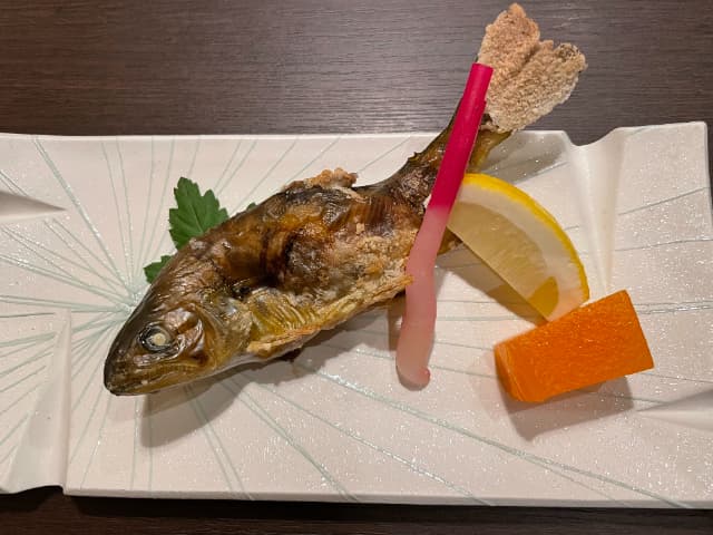 塩原産山女魚塩焼き、はじかみ、甘味