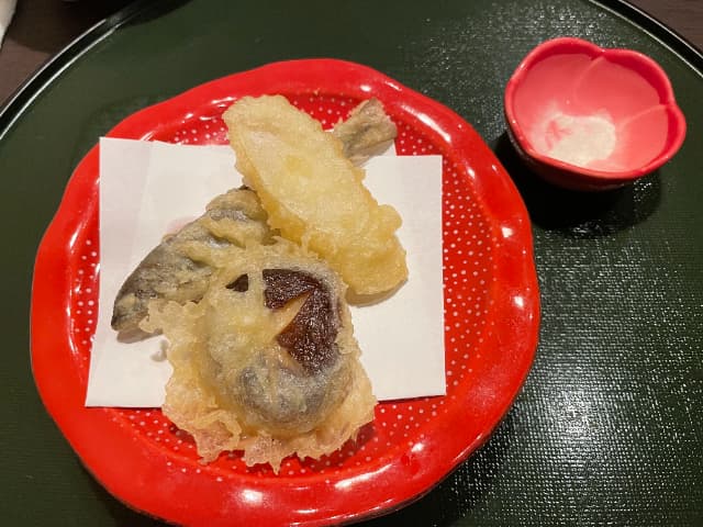 稚鮎の衣揚げ　春野菜