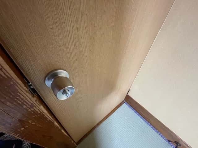 伊勢屋旅館の特殊なドア