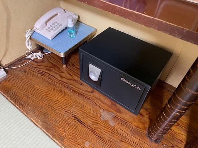 伊勢屋旅館の金庫