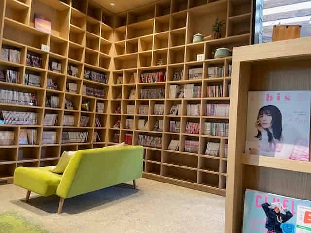 かりんの湯の本棚