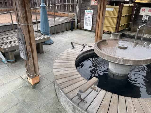 鶴のあし湯のあつ湯